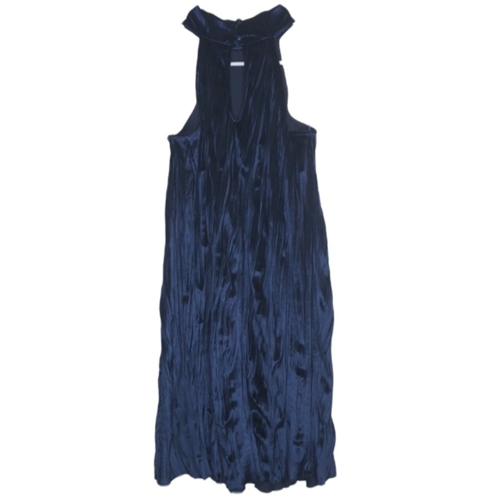 Missguided High Neck Pleated Velvet Swing Dress - Picture 6 of 7